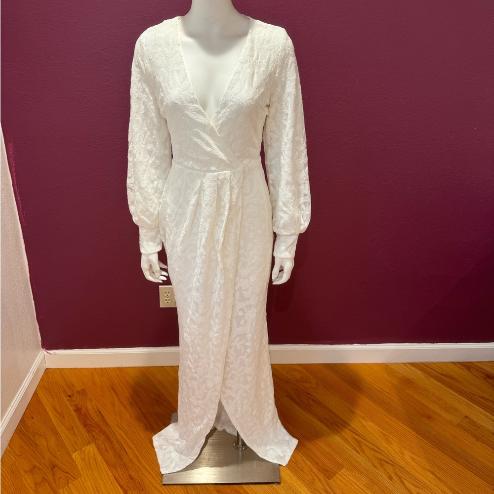 Missord Plunging Neck Wrap Hem White Dress